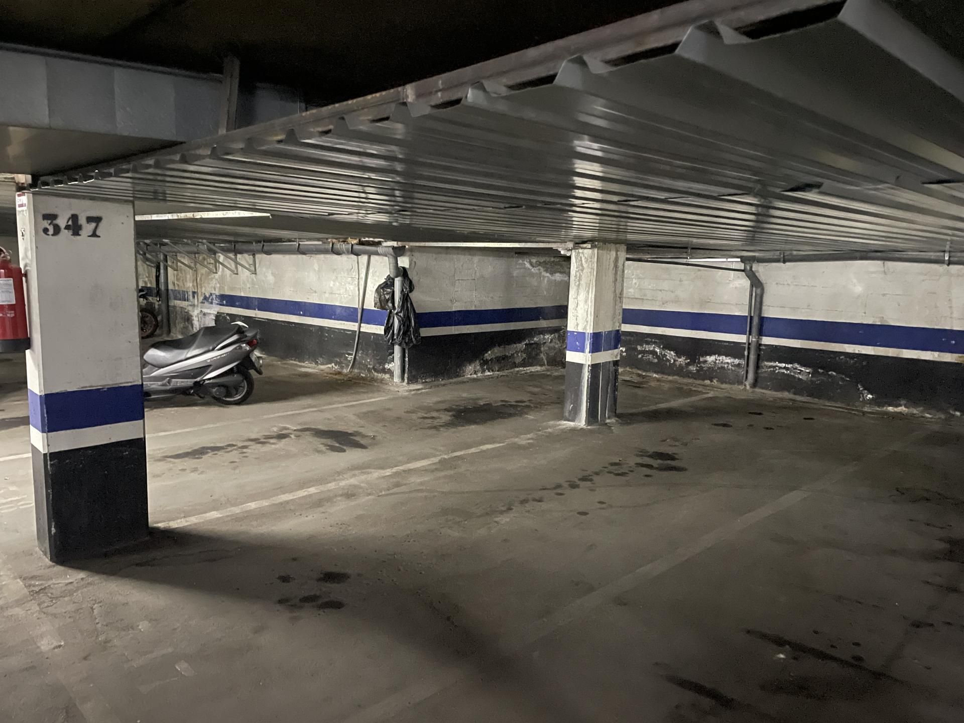 Parking of Garage for sale in  Madrid Capital