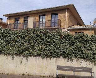 Vista exterior de Casa o xalet en venda en Obanos amb Terrassa i Balcó