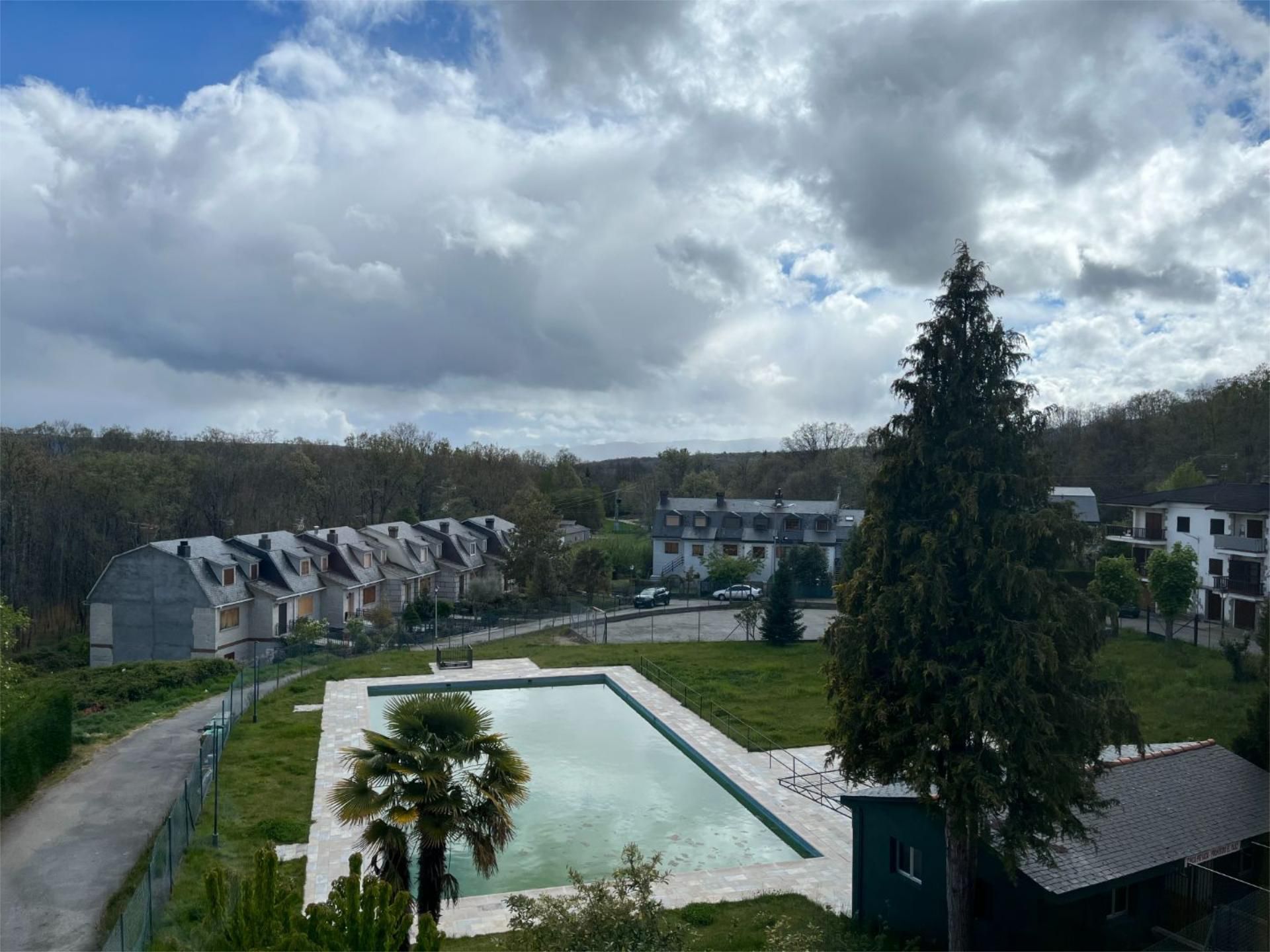 Piscina de Pis en venda en Galende amb Traster i Moblat