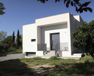 Vista exterior de Casa o xalet en venda en Manzanares El Real amb Calefacció, Jardí privat i Traster