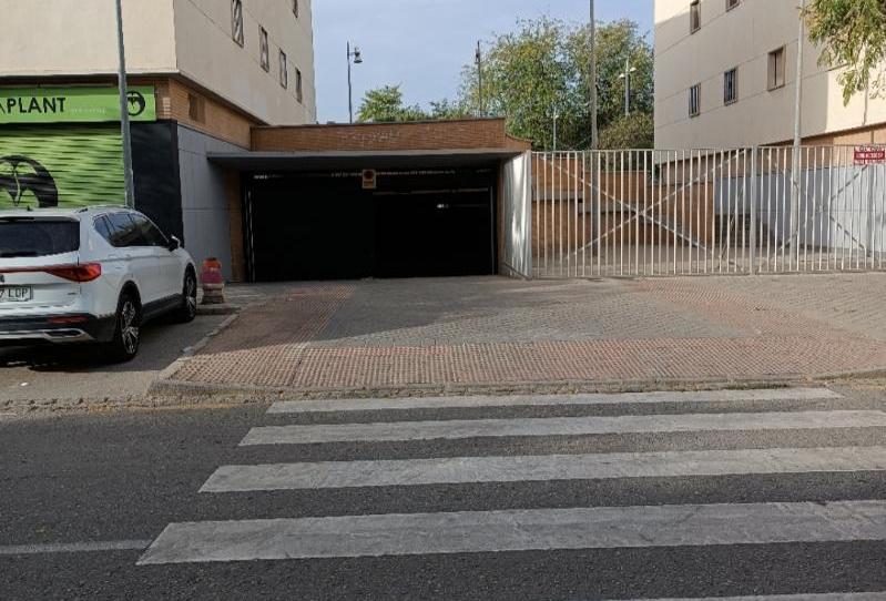 Photo 1 of Garage for sale in Calle Alonso Lobo, 1, Joaquina Eguaras, Granada