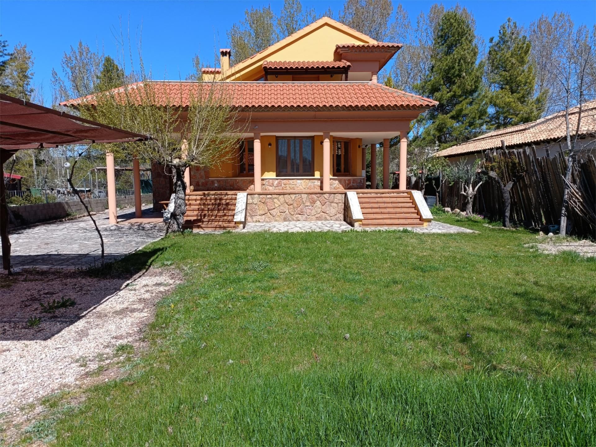 Exterior view of House or chalet for sale in Villalba de la Sierra  with Terrace and Balcony