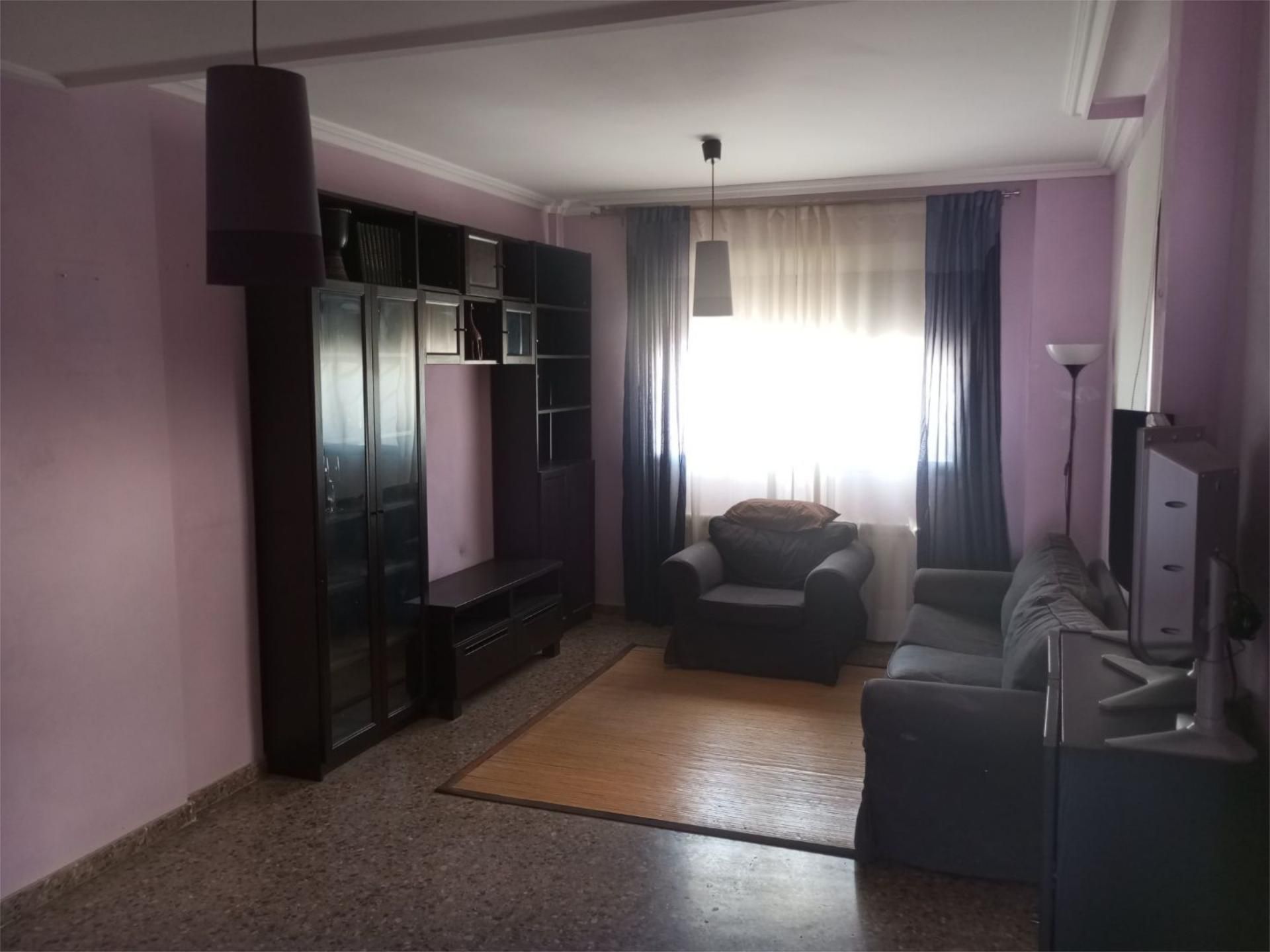 Sala de estar de Casa adosada en venta en Hellín con Calefacción, Terraza y Amueblado