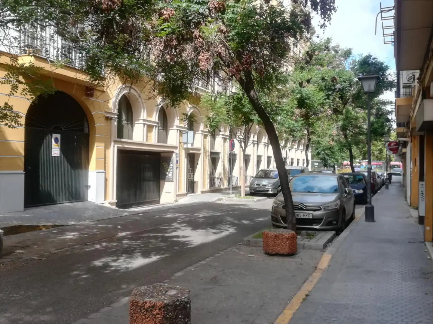 Garatge de lloguer a Calle Froilán de la Serna, 6, Cruz Roja Vista exterior de Garatge de lloguer en Sevilla Capital