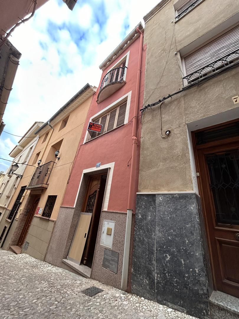 Casa adosada en venda a Carrer Salvador Amorós, 3, Biar