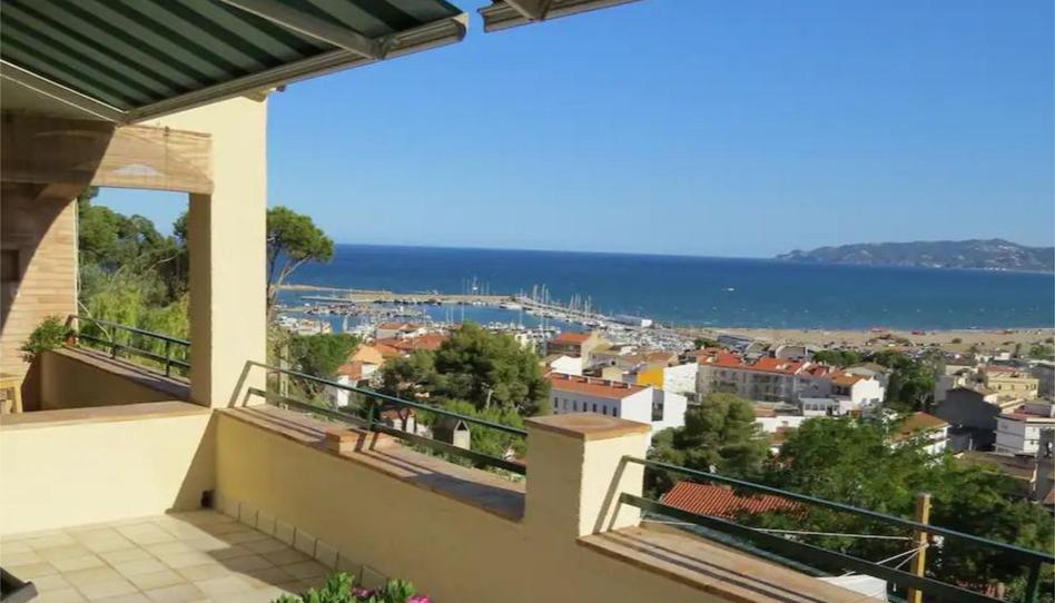 Pis en venda a Carrer Escoles, 10, L'Estartit Poble, Girona - imatge 1 Foto 1 de Pis en venda a Carrer Escoles, 10, L'Estartit Poble, Girona