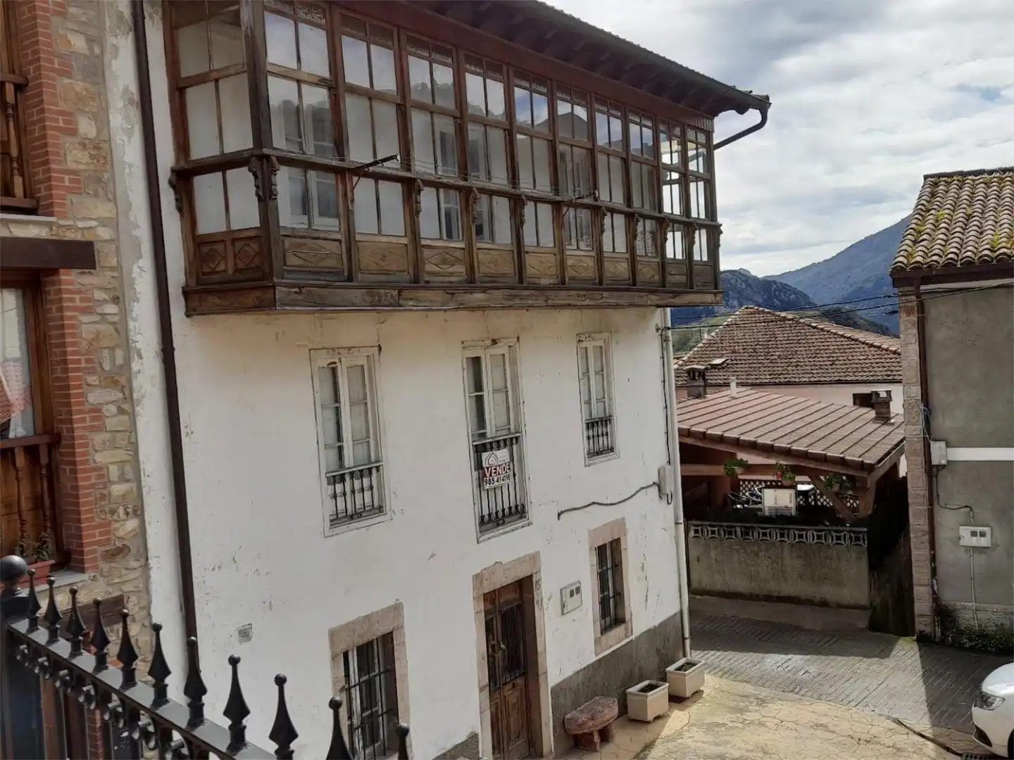Casa adosada en venda a AS-114, 33, Peñamellera Alta Vista exterior de Casa adosada en venda en Peñamellera Alta amb Balcó