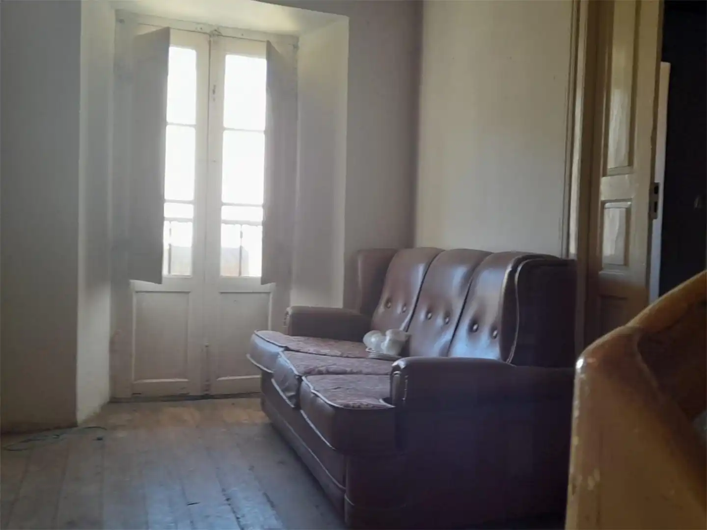 Casa adosada en venda a AS-114, 33, Peñamellera Alta Dormitori de Casa adosada en venda en Peñamellera Alta amb Balcó