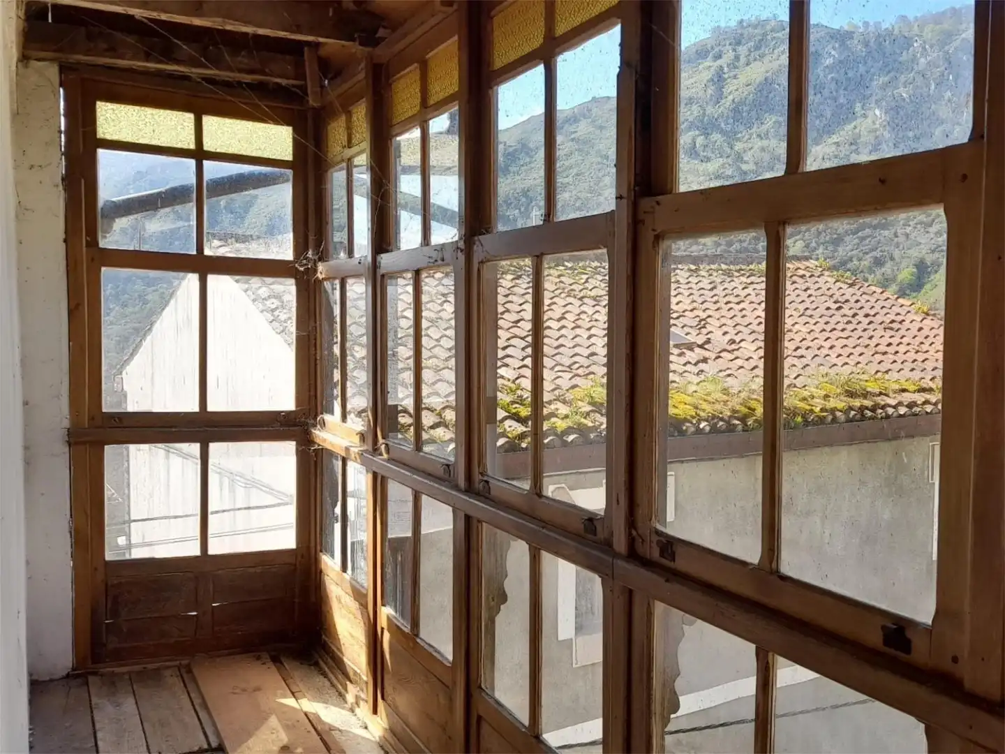 Casa adosada en venda a AS-114, 33, Peñamellera Alta Vista exterior de Casa adosada en venda en Peñamellera Alta amb Balcó
