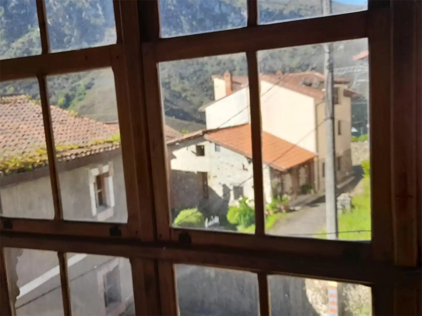 Casa adosada en venda a AS-114, 33, Peñamellera Alta Vista exterior de Casa adosada en venda en Peñamellera Alta amb Balcó