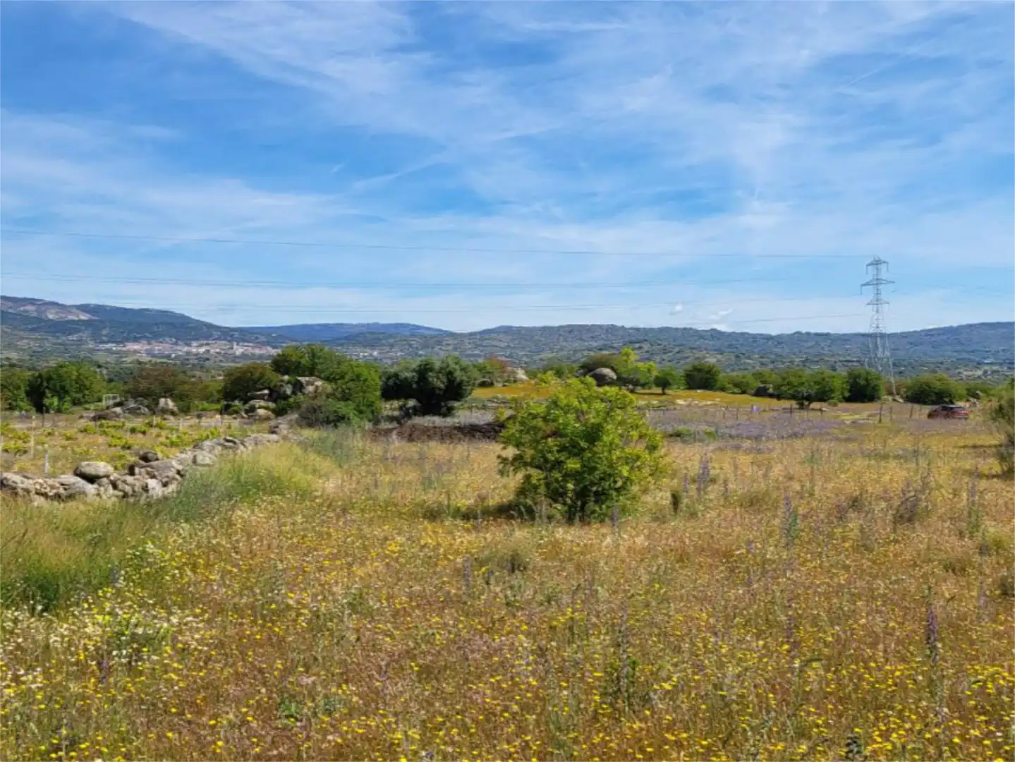 Country homes for sale in Calle Valdesanmartin, 15f, El Tiemblo Country homes for sale in El Tiemblo