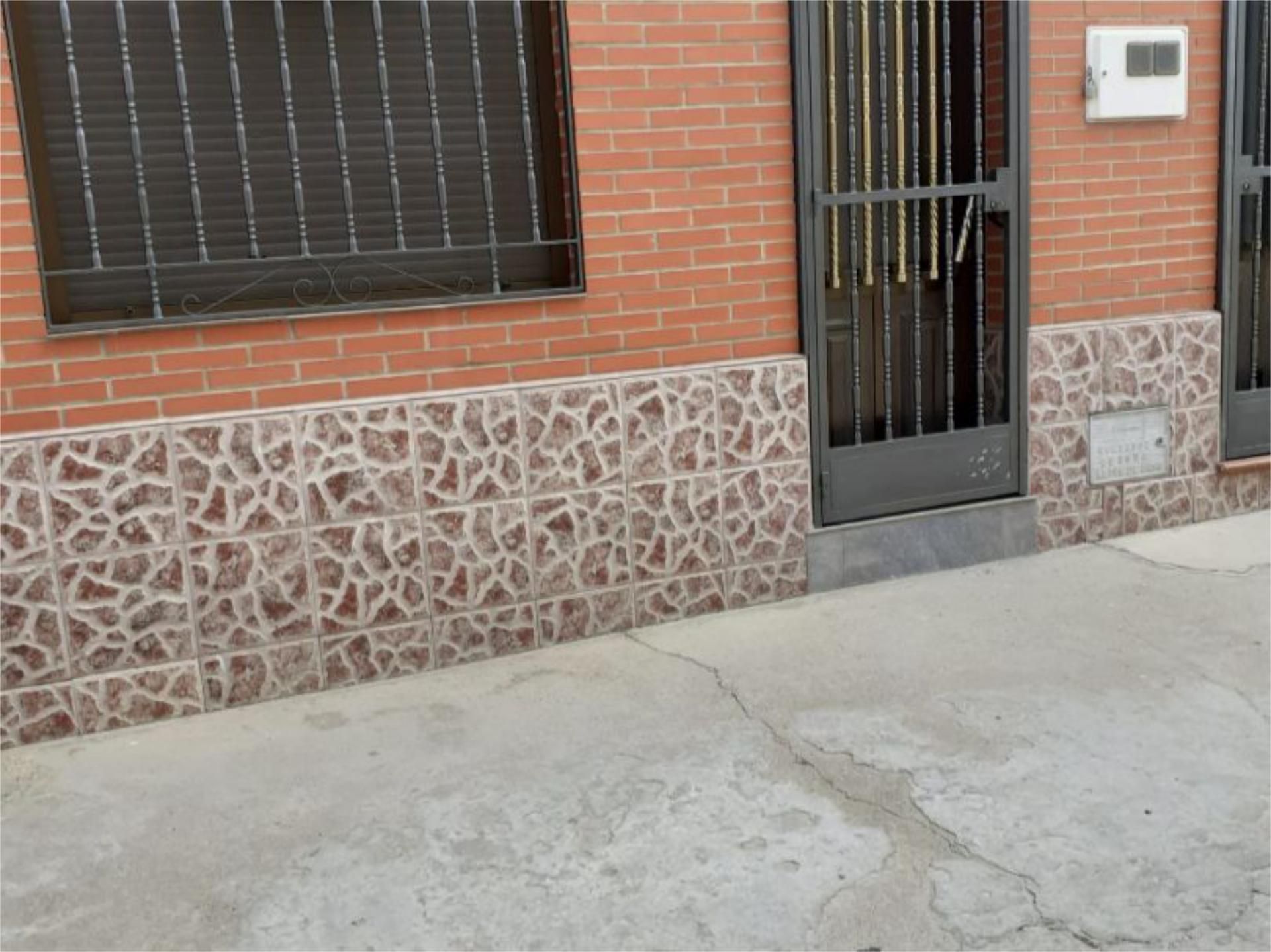 Exterior view of Flat for sale in Villarta de los Montes  with Air Conditioner, Heating and Private garden