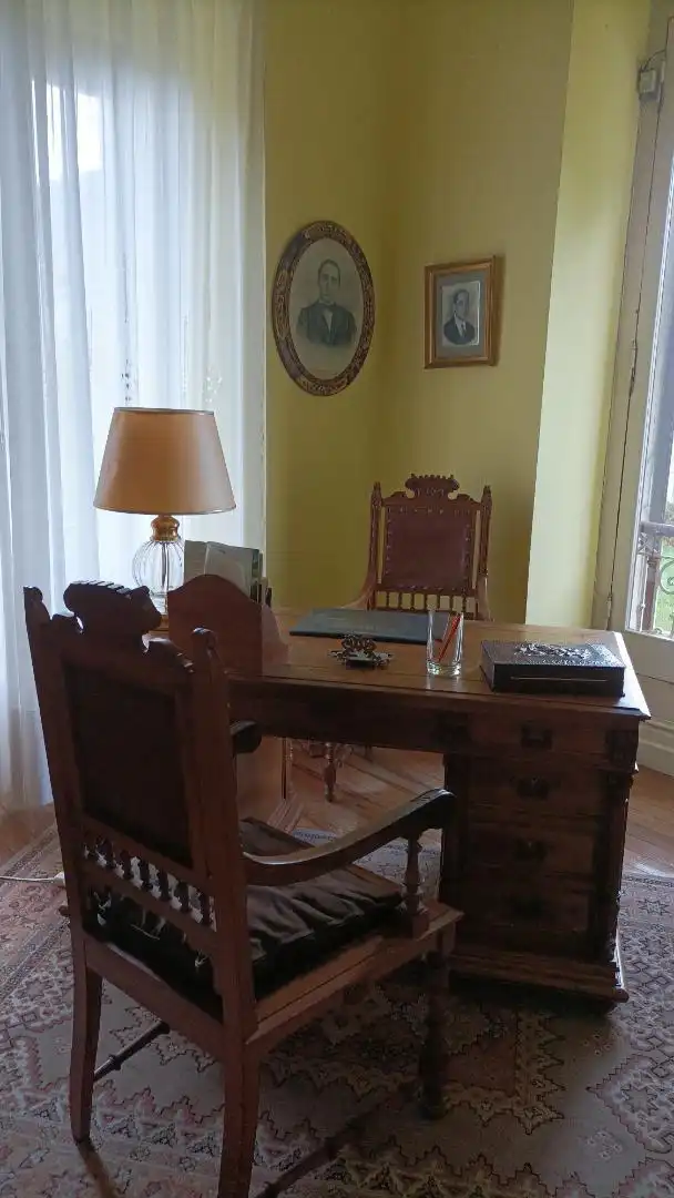 Menjador de Casa o xalet de lloguer en Pravia amb Calefacció, Jardí privat i Parquet