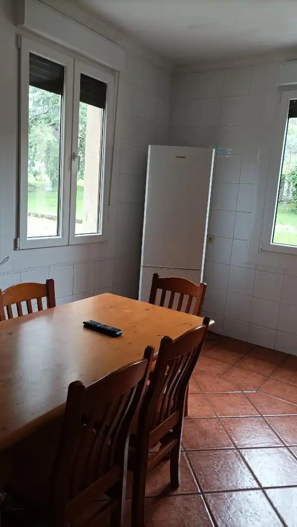 Menjador de Casa o xalet de lloguer en Pravia amb Calefacció, Jardí privat i Parquet