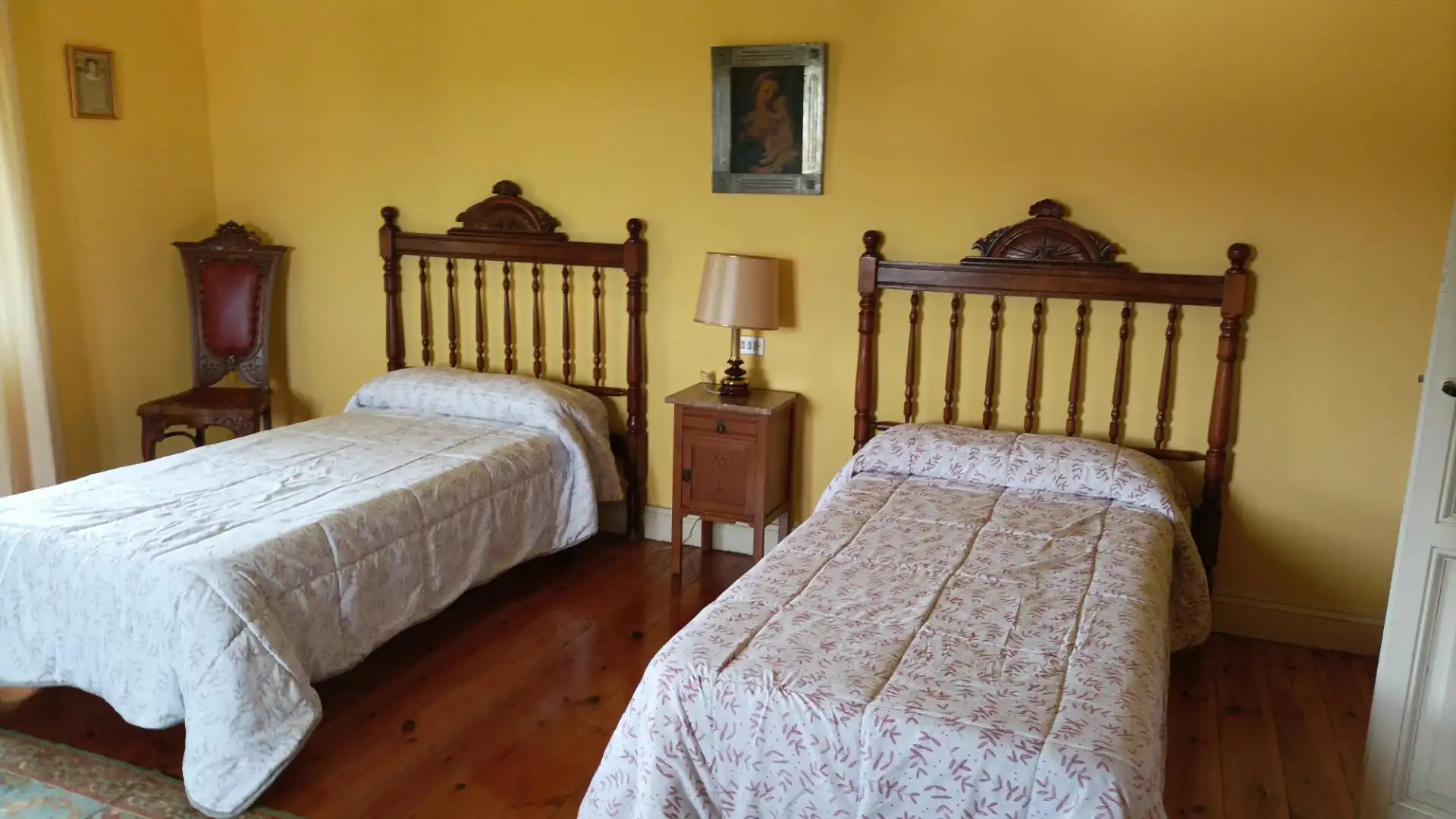Dormitori de Casa o xalet de lloguer en Pravia amb Calefacció, Jardí privat i Parquet