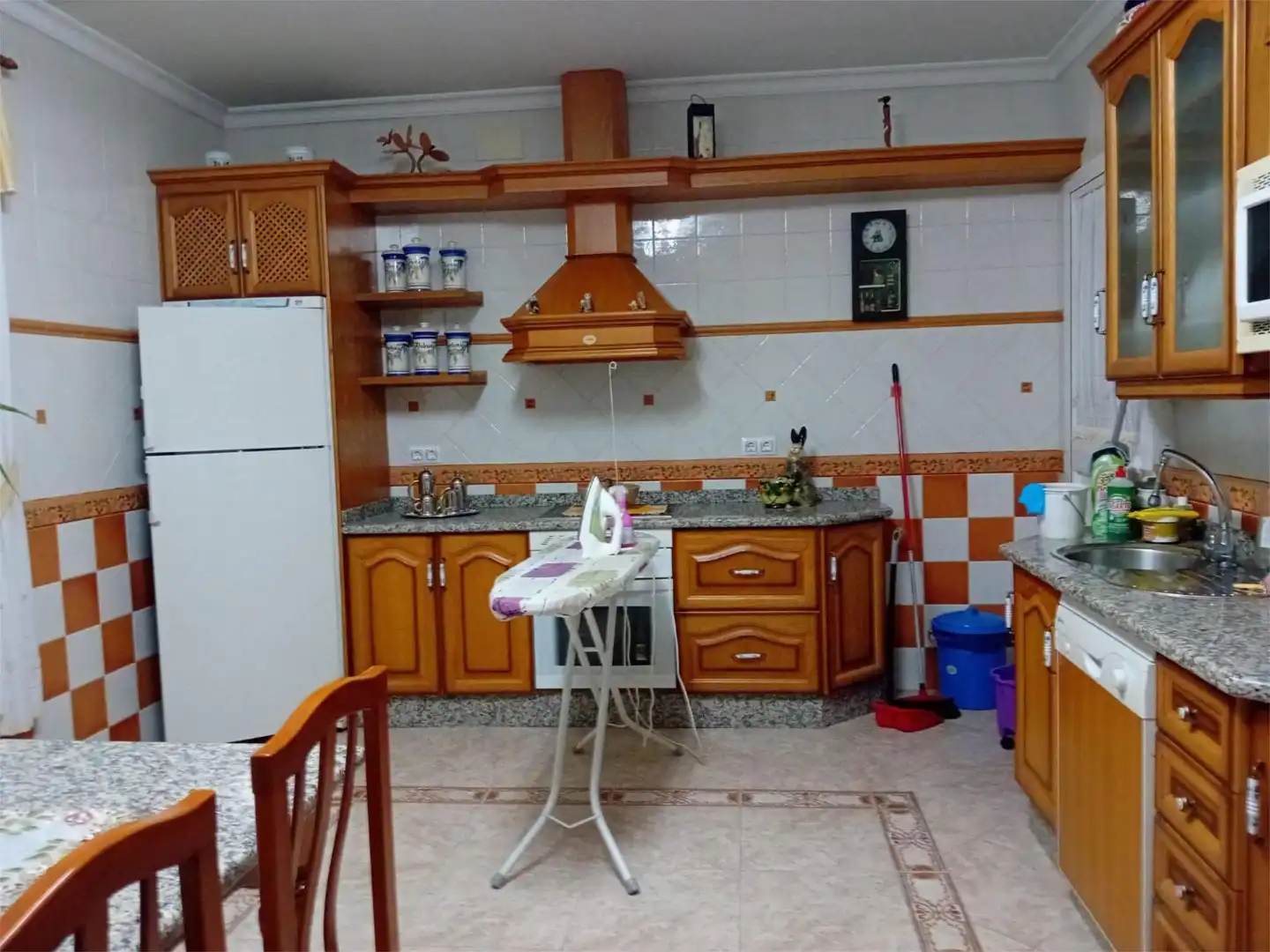 Piso en venta en Calle San Francisco, 1, Castro del Río Cocina de Piso en venta en Castro del Río con Aire acondicionado, Calefacción y Jardín privado