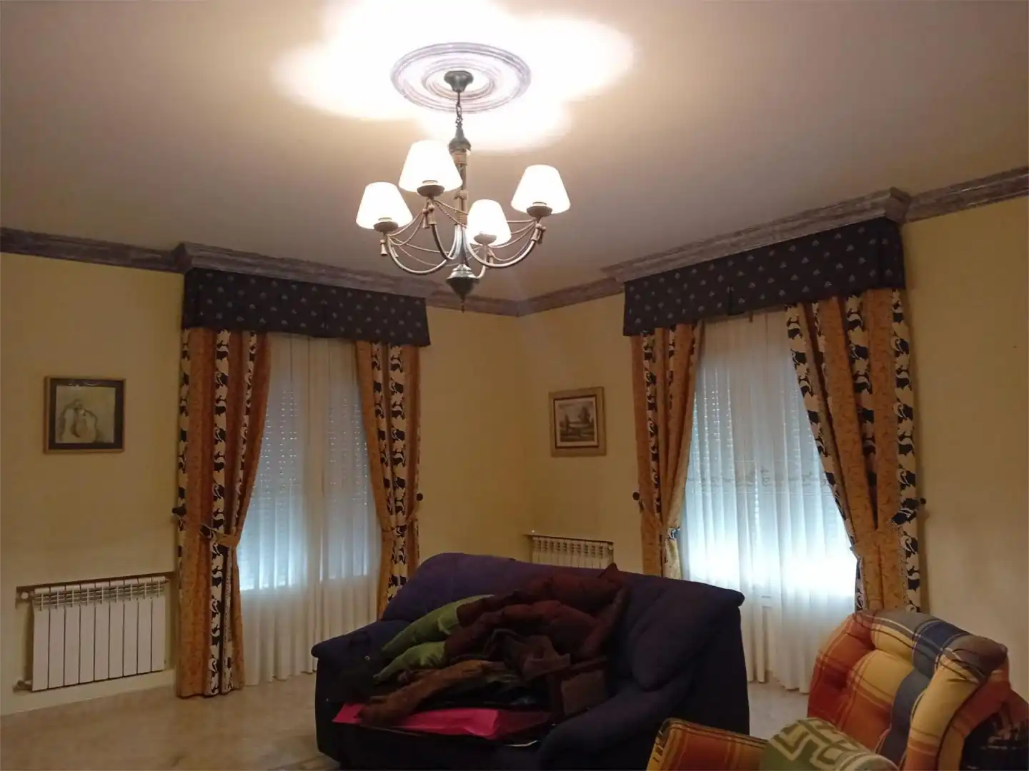 Piso en venta en Calle San Francisco, 1, Castro del Río Sala de estar de Piso en venta en Castro del Río con Aire acondicionado, Calefacción y Jardín privado