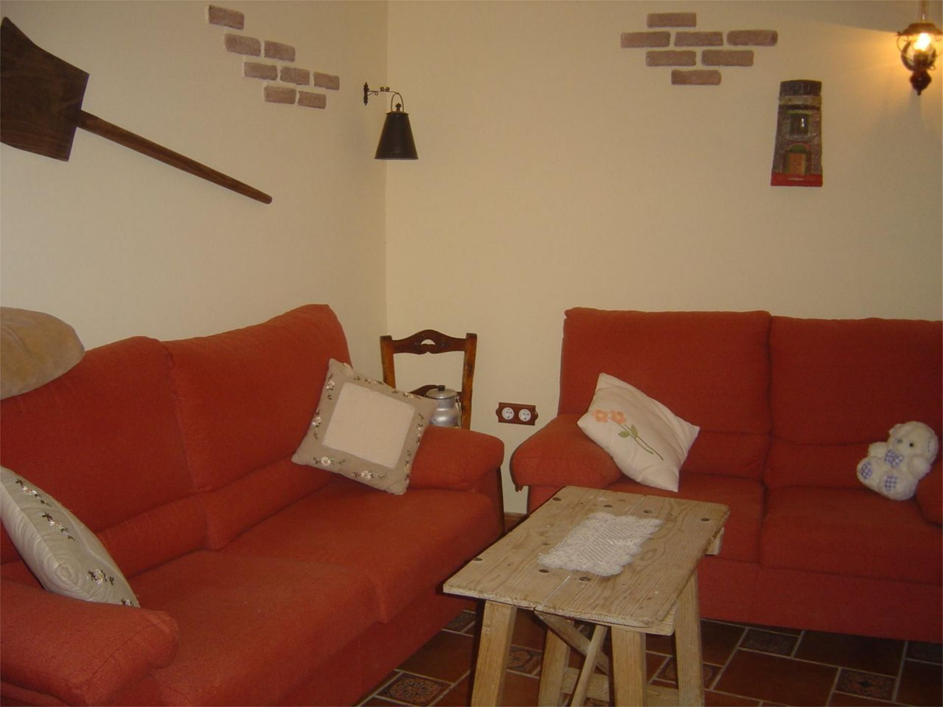 Sala d'estar de Pis en venda en Calzada de Oropesa amb Calefacció, Moblat i Balcó