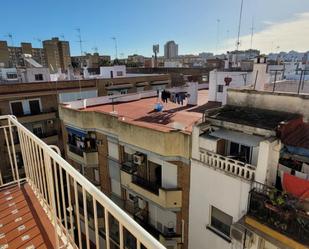 Vista exterior de Pis de lloguer en  Sevilla Capital amb Aire condicionat i Terrassa