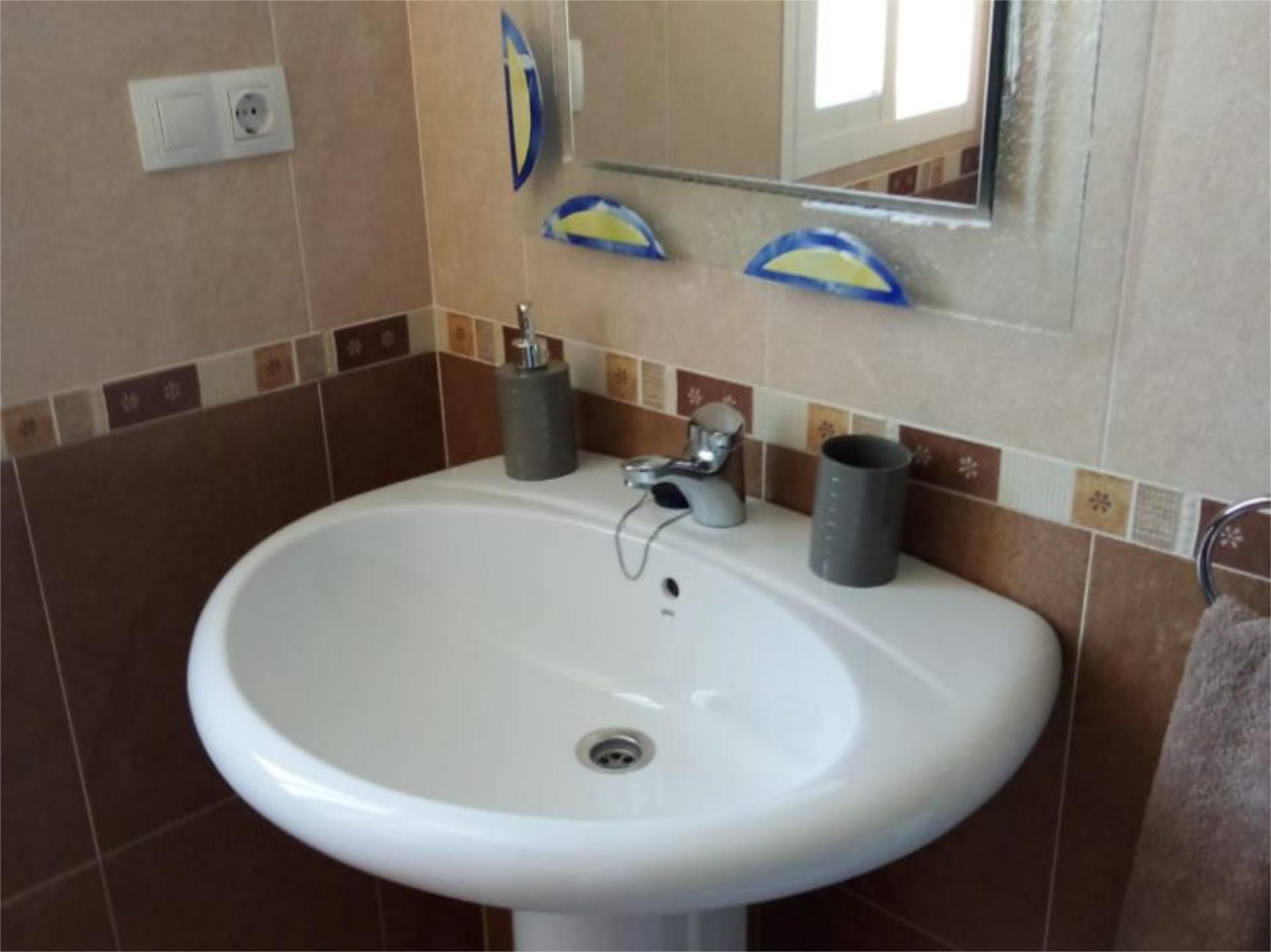 Bathroom of Apartment to rent in Don Benito  with Air Conditioner, Furnished and Balcony