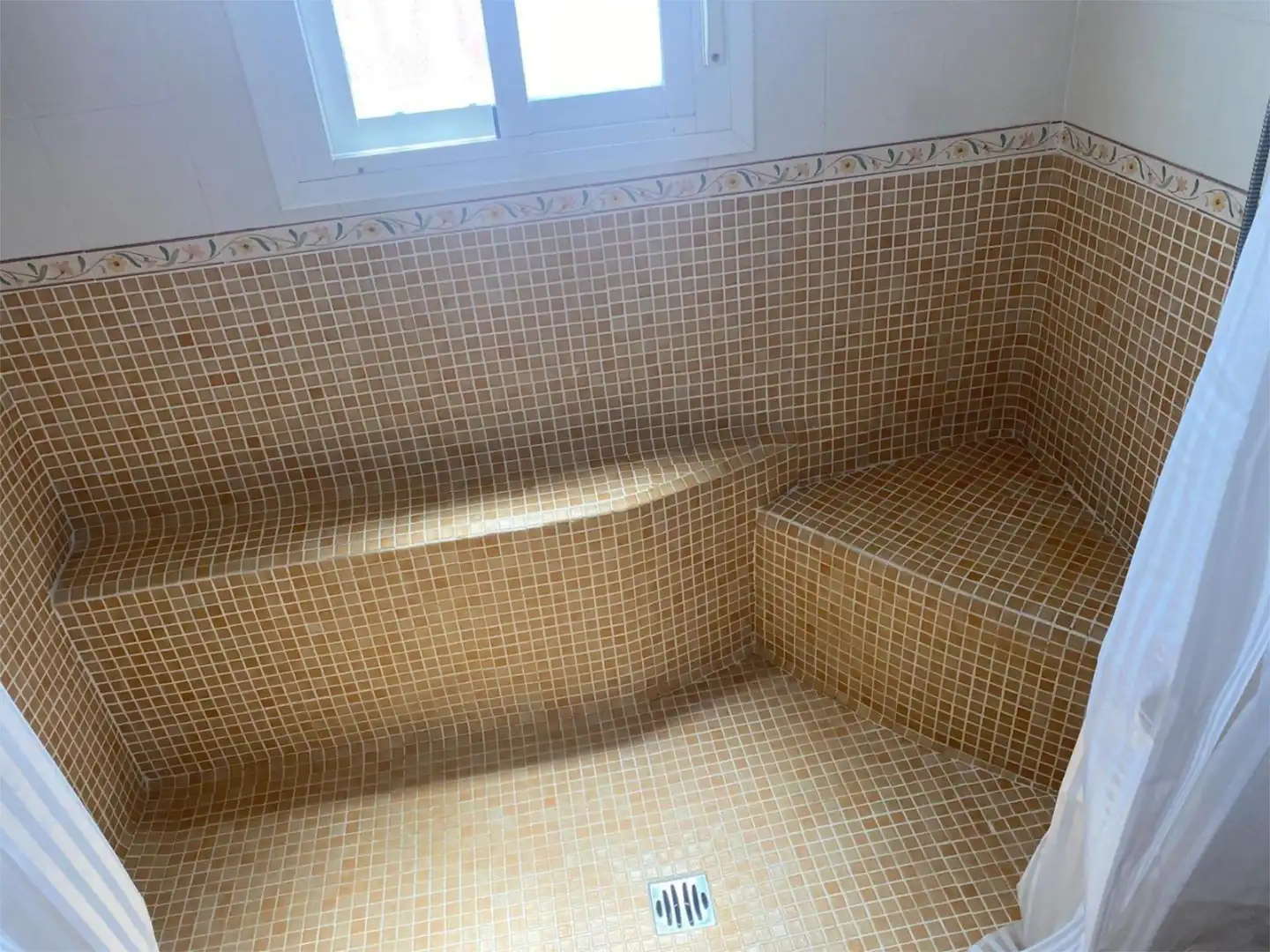 Casa o xalet de lloguer a Calle del Arco, 7, Núcleo urbano Bany de Casa o xalet de lloguer en Chiclana de la Frontera amb Aire condicionat, Traster i Piscina