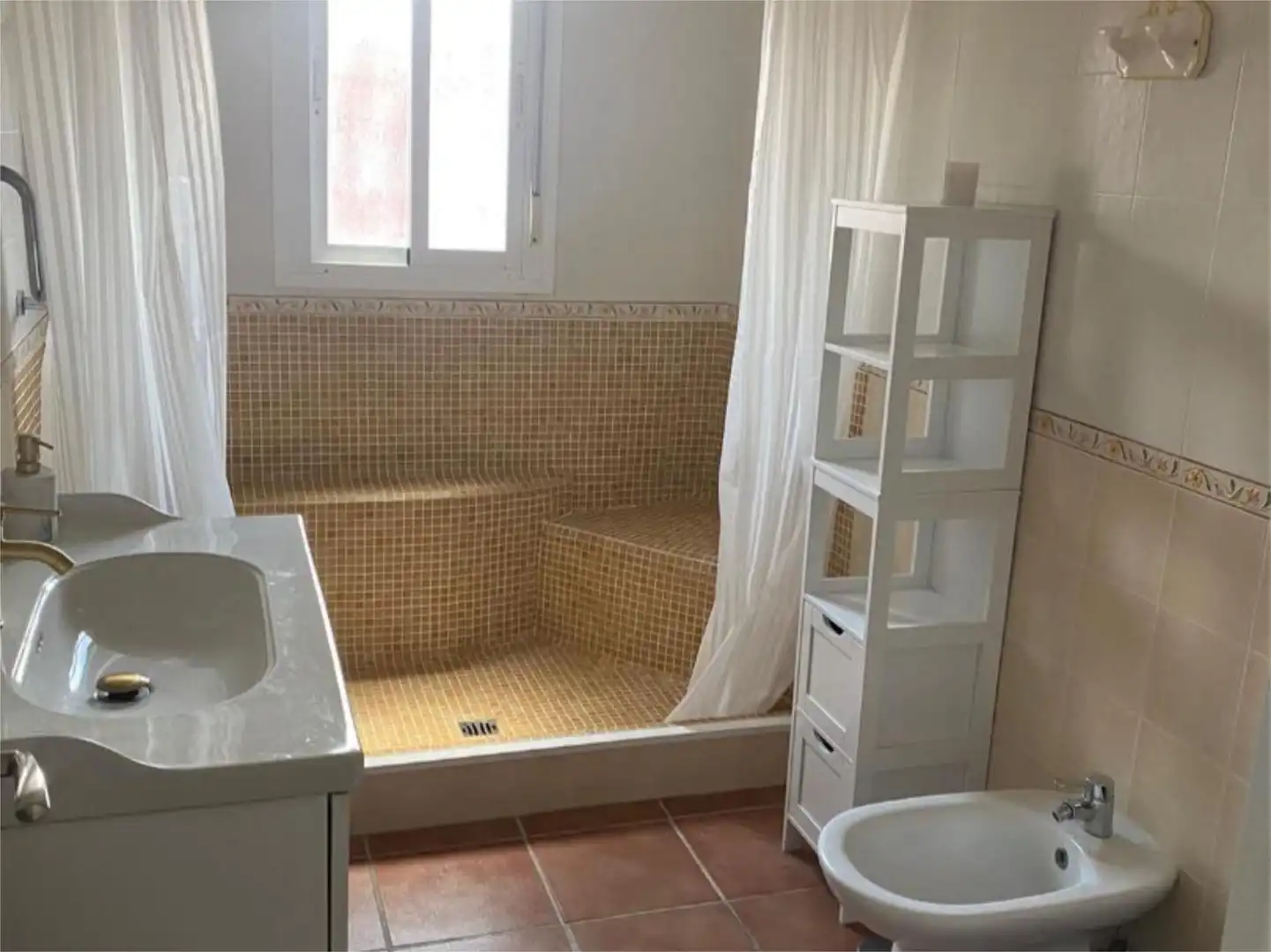 Casa o xalet de lloguer a Calle del Arco, 7, Núcleo urbano Bany de Casa o xalet de lloguer en Chiclana de la Frontera amb Aire condicionat, Traster i Piscina