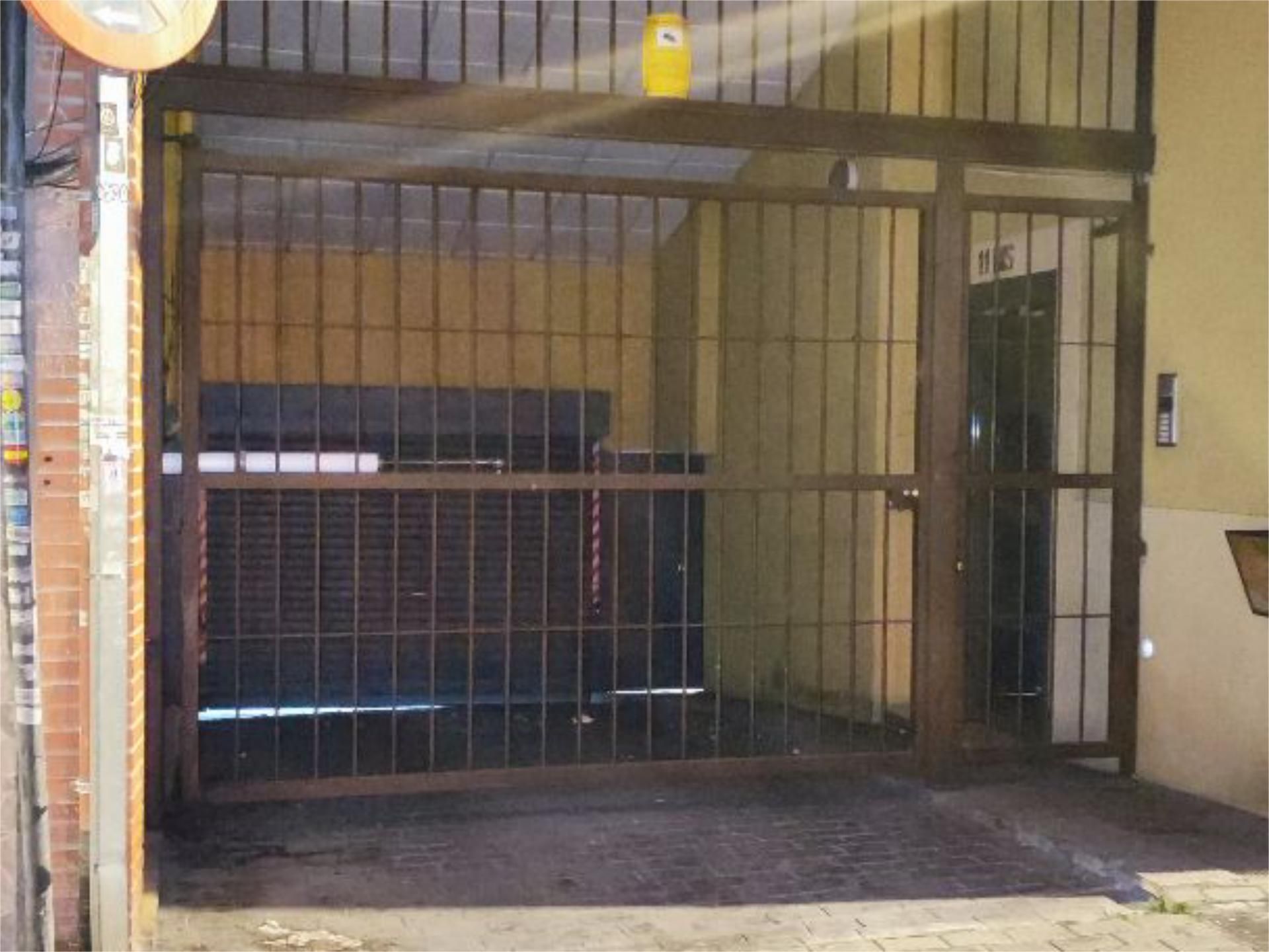 Garage to rent in Calle de Santa Julia, 17, San Diego