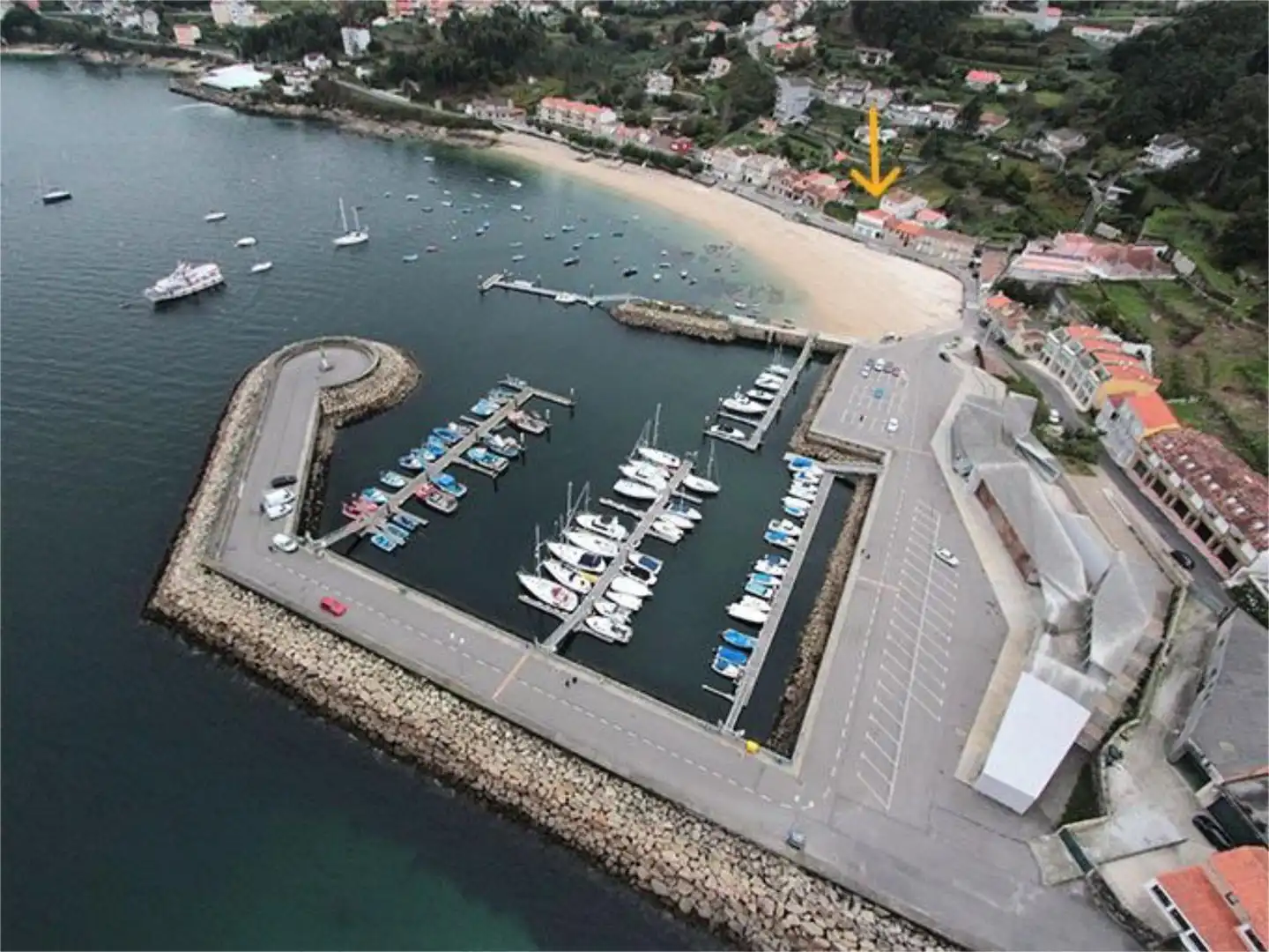 Commercial properties for rent in Praia de Beluso, 27, Bueu Parking of Commercial properties for rent in Bueu with Air Conditioner and Heating
