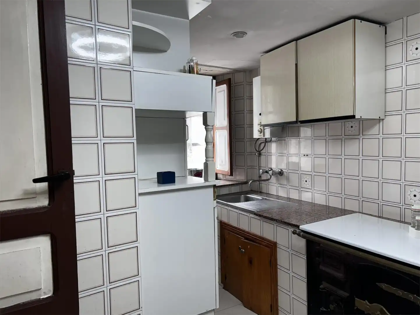 Casa adosada en venta en Lugar Correxais, 60, Vilamartín de Valdeorras Cocina de Casa adosada en venta en Vilamartín de Valdeorras con Calefacción, Trastero y Amueblado