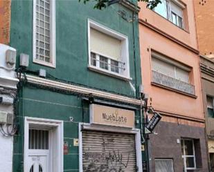 Vista exterior de Casa o xalet en venda en L'Hospitalet de Llobregat amb Aire condicionat i Terrassa