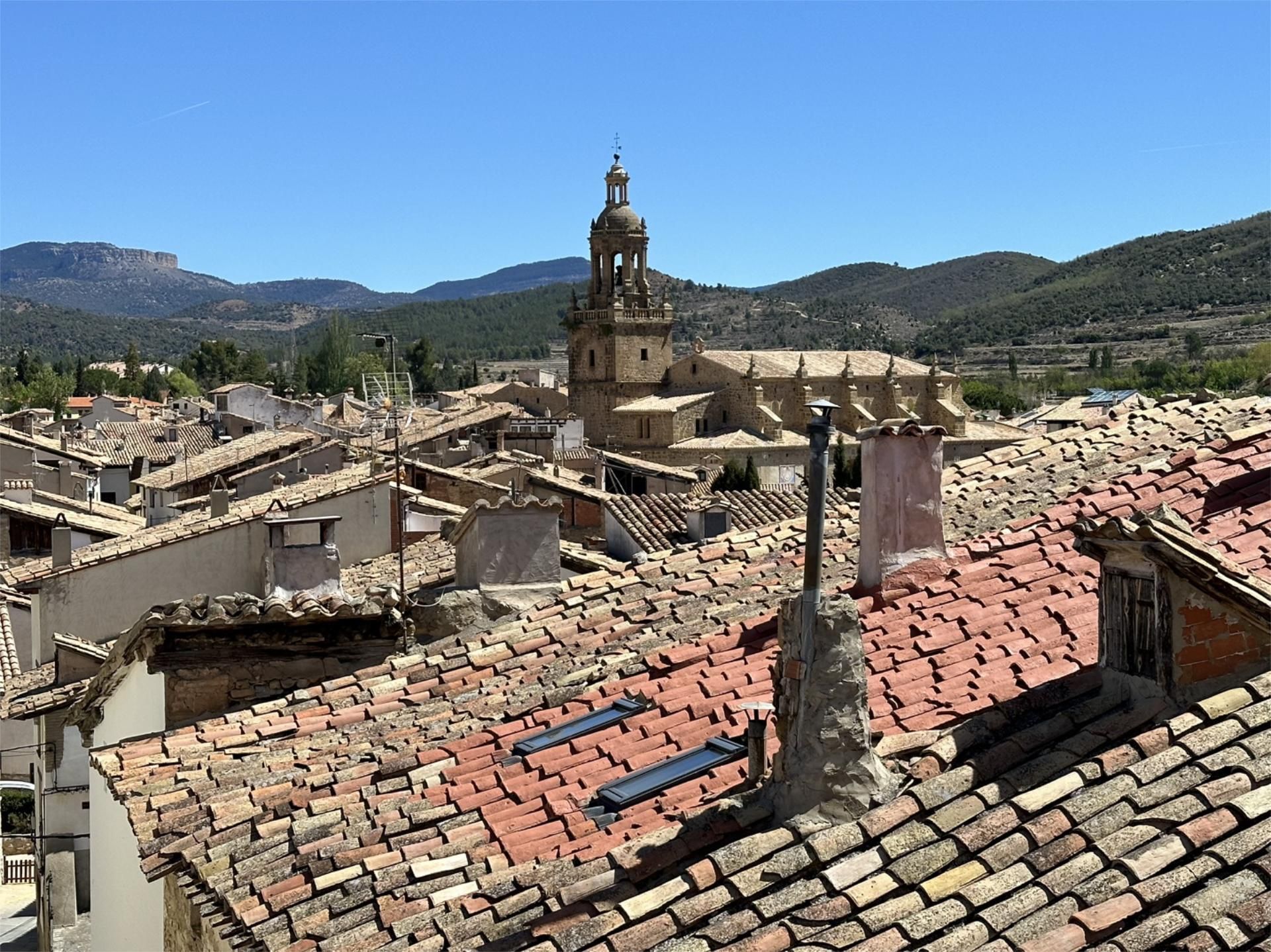 Vista exterior de Casa o xalet en venda en Rubielos de Mora amb Terrassa