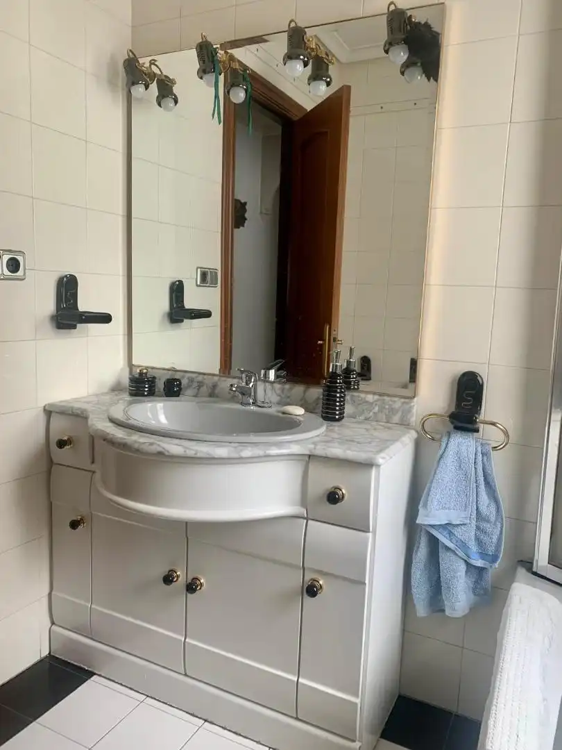 Bany de Pis en venda en Burgos amb Calefacció i Traster
