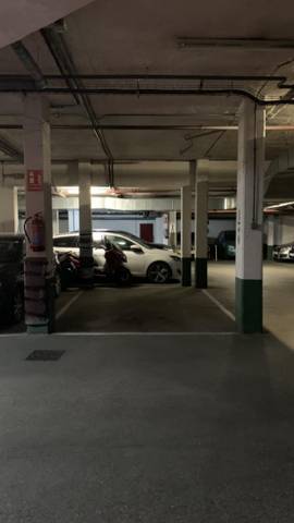 Garaje en Alquiler en Calle de Berrocal, 3 en Butarque