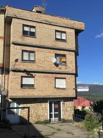 Piso en Venta en Calle Fuente, 1 en Quintanar de la Sierra