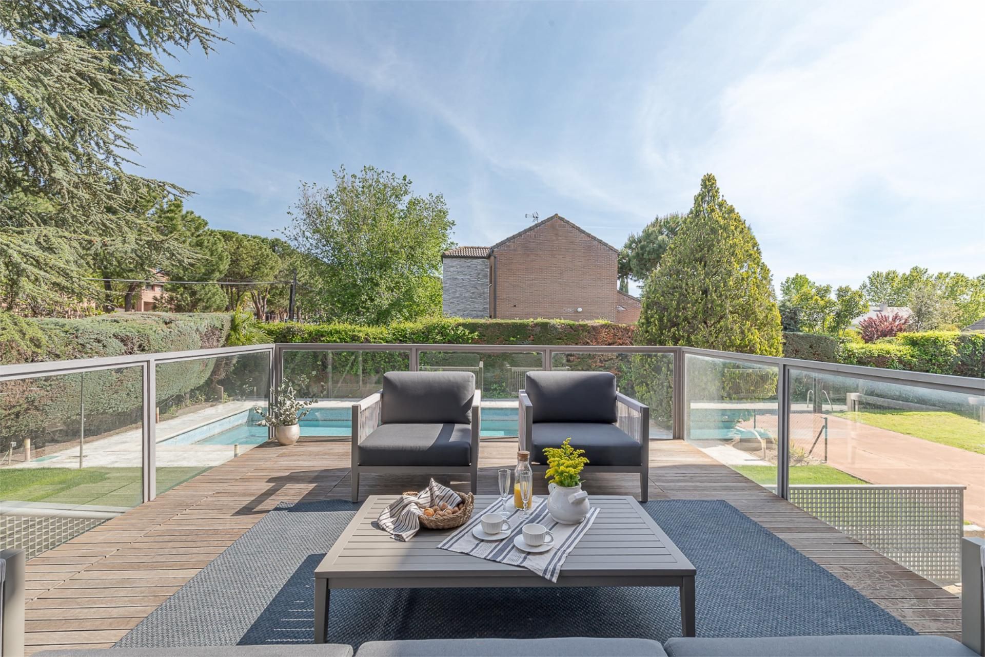 Terrassa de Casa o xalet en venda en Boadilla del Monte amb Aire condicionat, Calefacció i Jardí privat