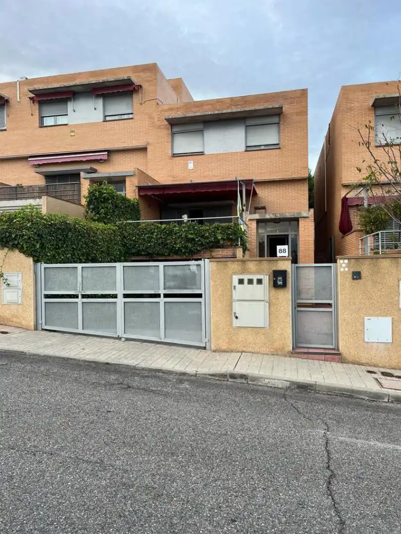 Houses for sale in Calle Laurel Real, 88, Buenavista - Valparaíso - La Legua Exterior view of Houses for sale in Toledo with Air Conditioner, Heating and Private garden