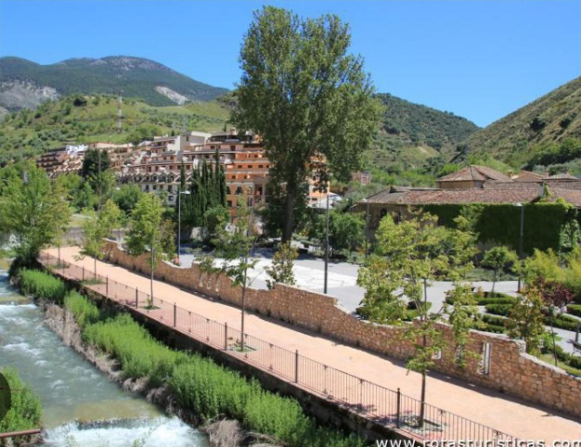 Pis per a compartir a Calle Madre Trinidad Carreras Hitos, 98, Monachil pueblo Vista exterior de Pis per a compartir en Monachil