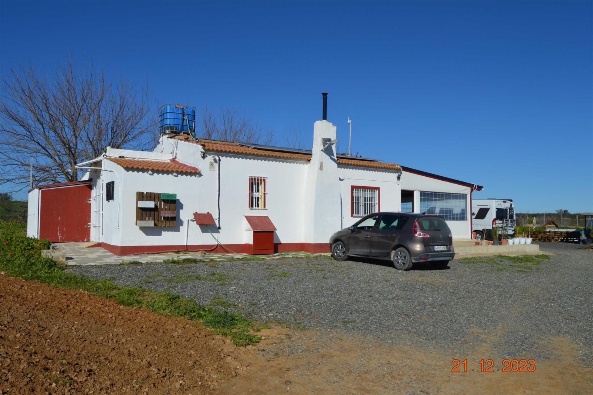 Vista exterior de Finca rústica en venda en Rociana del Condado amb Terrassa i Piscina