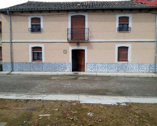 Vista exterior de Casa adosada en venda en Osorno la Mayor