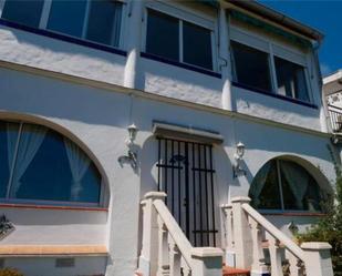 Vista exterior de Casa adosada en venda en Gandia amb Terrassa i Piscina