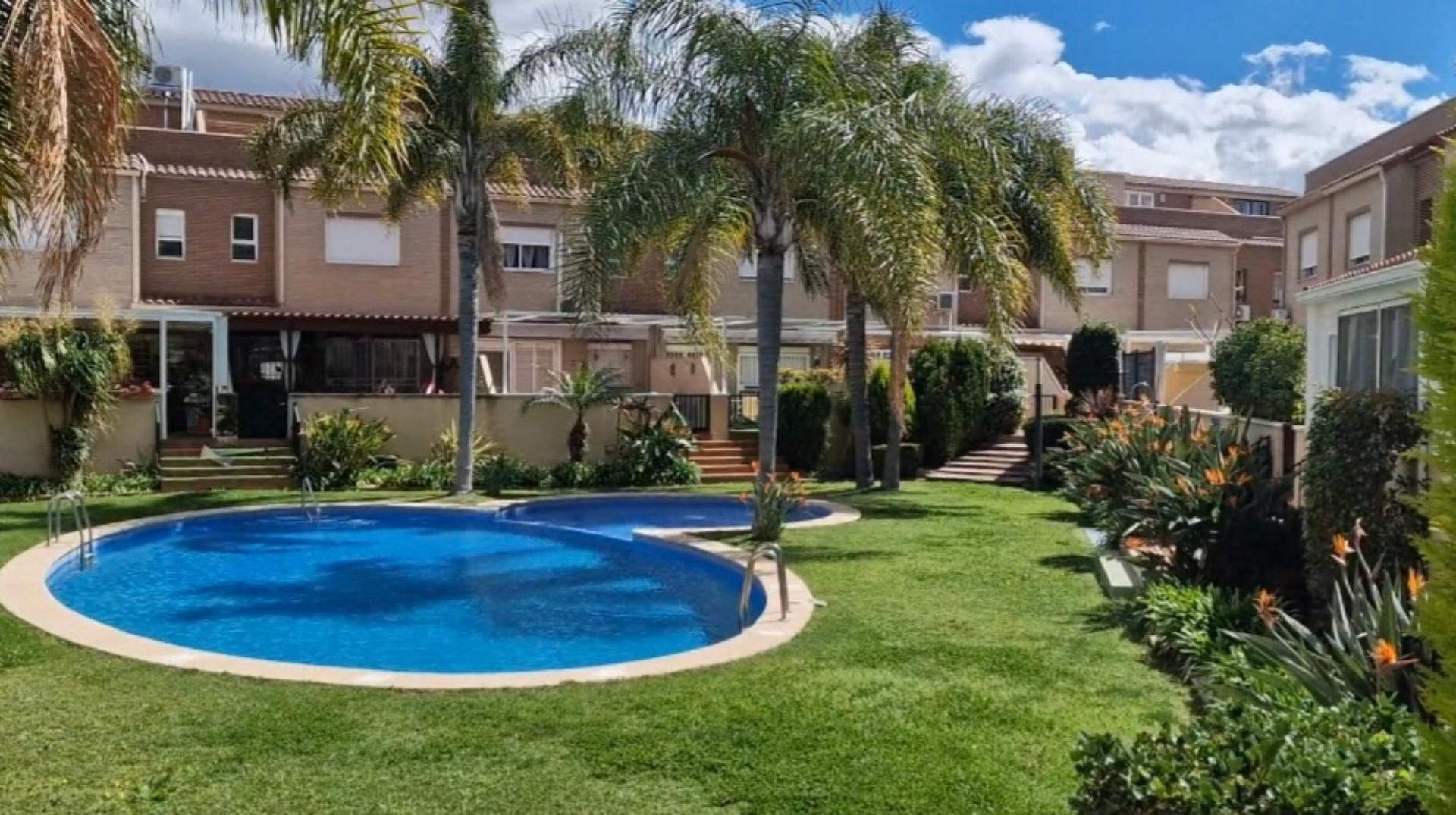 Single-family semi-detached to share in Carrer Alcarava, 1, San Antonio de Benagéber