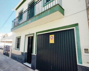 Vista exterior de Casa o xalet en venda en Alcalá del Río amb Aire condicionat i Terrassa