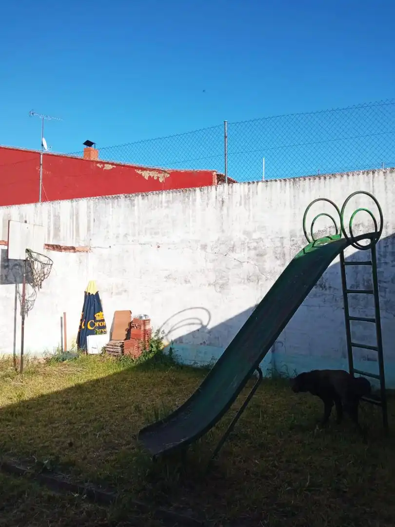 Exterior view of Ground floor for sale in Benavente  with Heating, Private garden and Storage room
