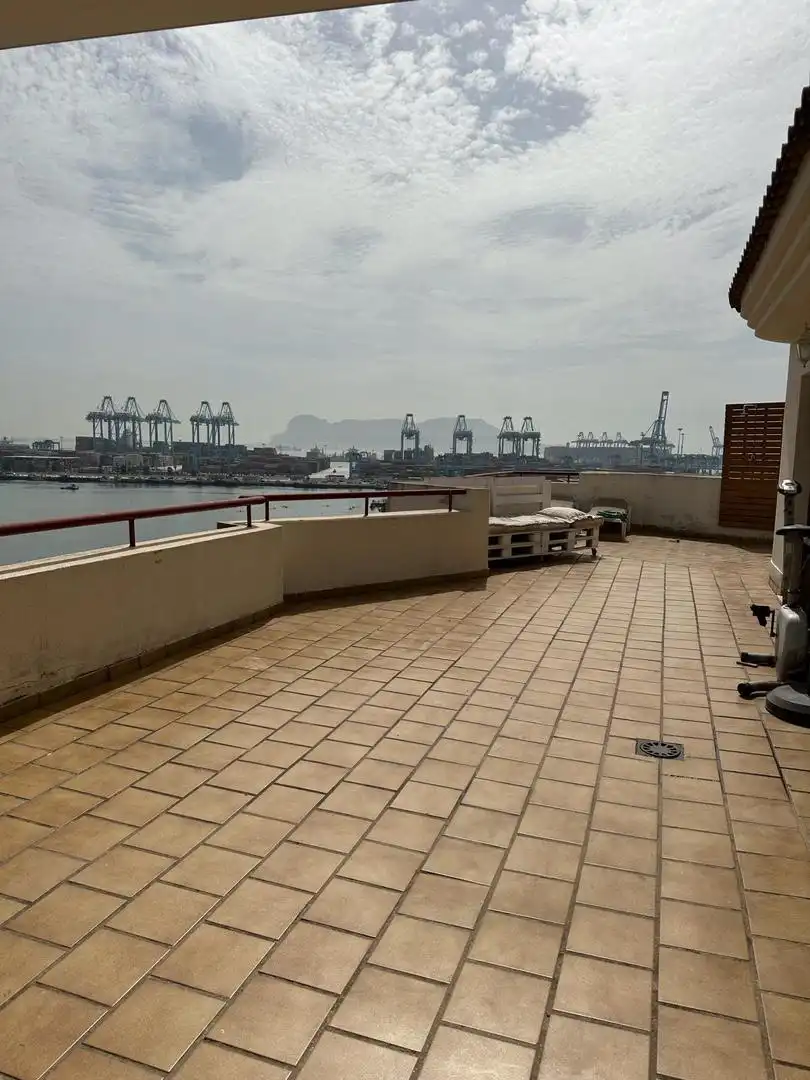 Dachboden zum Verkauf in Avenida Virgen del Carmen, 77, Algeciras Terrasse von Dachboden zum Verkauf in Algeciras mit Klimaanlage und Terrasse