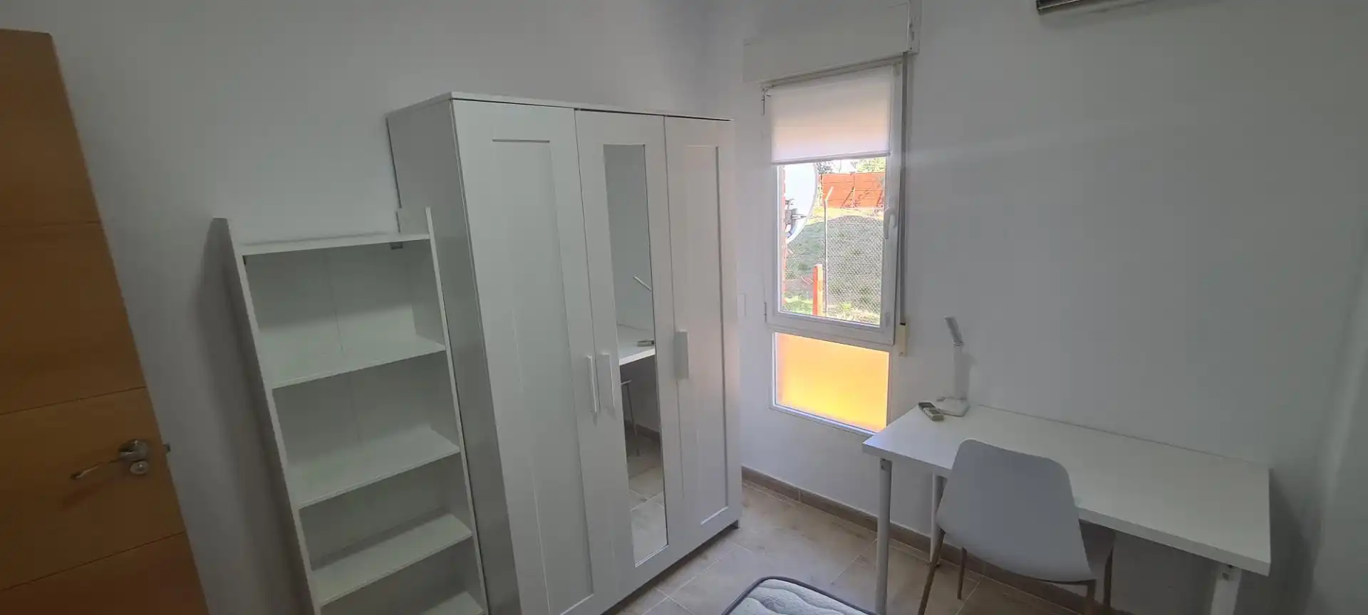 Bedroom of Flat for rent in Granada  with Air Conditioner, Private garden and Furnished
