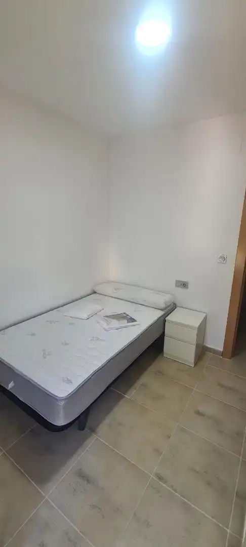 Bedroom of Flat for rent in Granada  with Air Conditioner, Private garden and Furnished