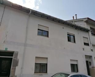 Vista exterior de Casa adosada en venda en Villablino amb Terrassa