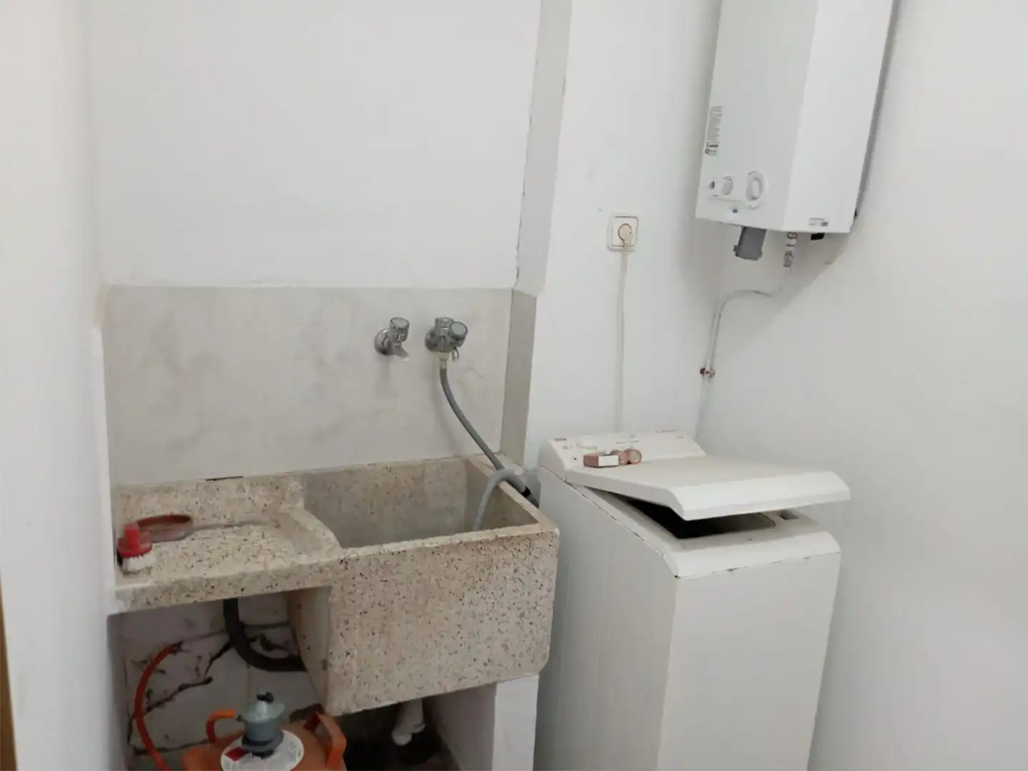Casa adosada en venda a N-340, 47, Alfarrasí Bany de Casa adosada en venda en Alfarrasí amb Calefacció, Terrassa i Moblat