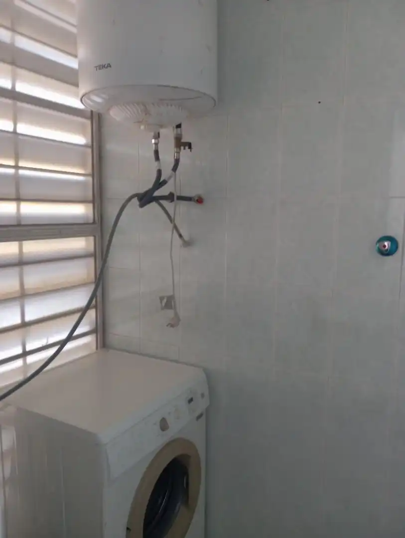Bathroom of Flat for sale in Sevilla  with Air Conditioner, Heating and Terrace