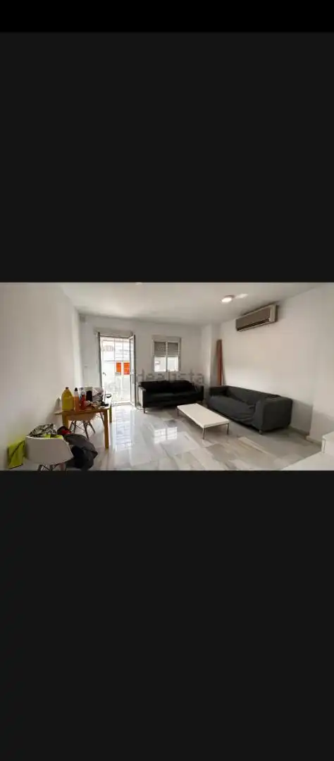 Living room of Flat for sale in Sevilla  with Air Conditioner, Heating and Terrace